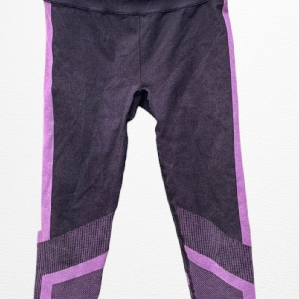 Under Armour
Purple Activewear Capri Leggings, small